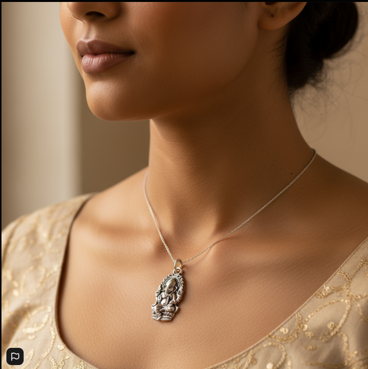 Colgante Ganesha en Plata de Ley 925 – Amuleto de Sabiduría, Prosperidad y Protección