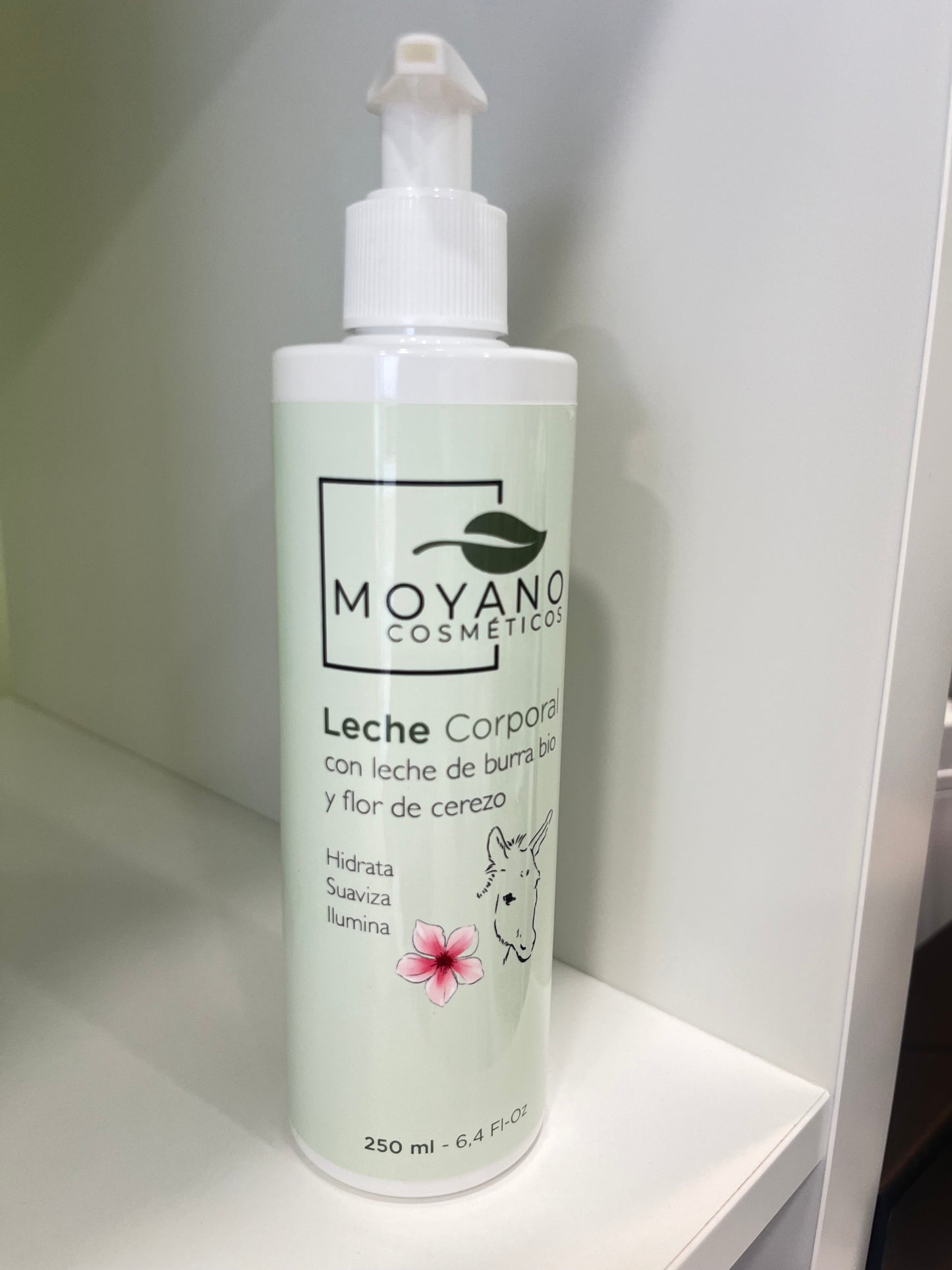 Leche corporal de burra Flor de cerezo 250ml (Hidrata, suaviza e ilumina)