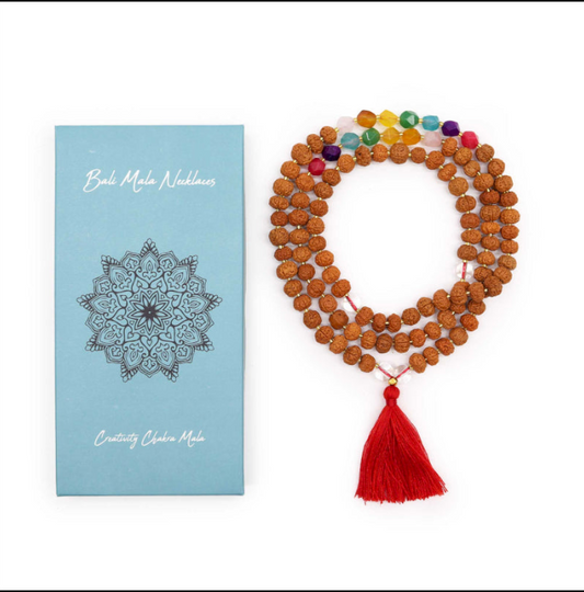 Mala de Bali Aura Chakra con Rudraksha y Cuarzo – Joya Espiritual para Meditación, Equilibrio y Energía Vital