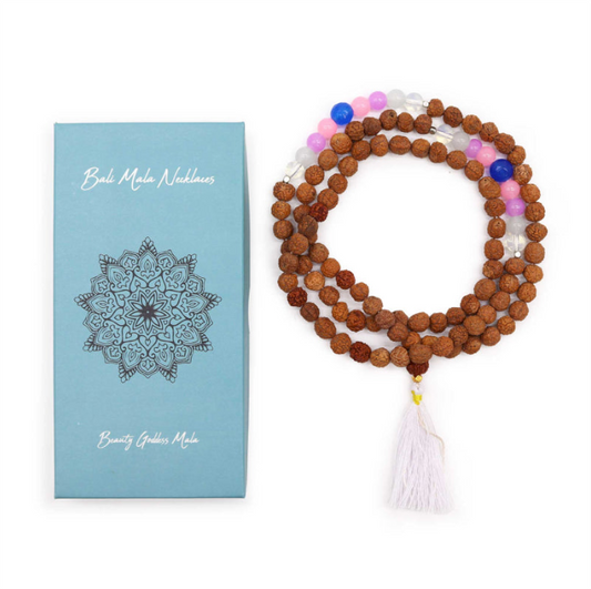 Mala de Bali con Rudraksha y Cuarzo – Diosa de la Belleza, Joya Espiritual para Armonía y Meditación