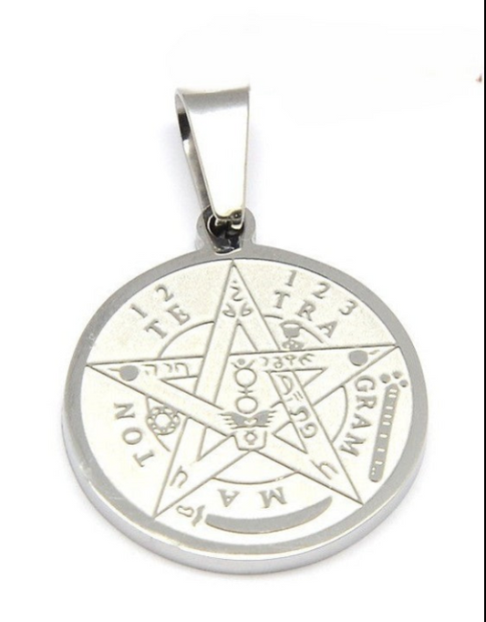 Colgante de Acero Bizantino con Tetragramatón Grabado – Protección y Elegancia