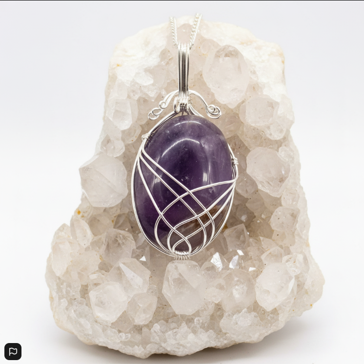 Collar en Remolino de Amatista – Intuición, Protección y Equilibrio Espiritual