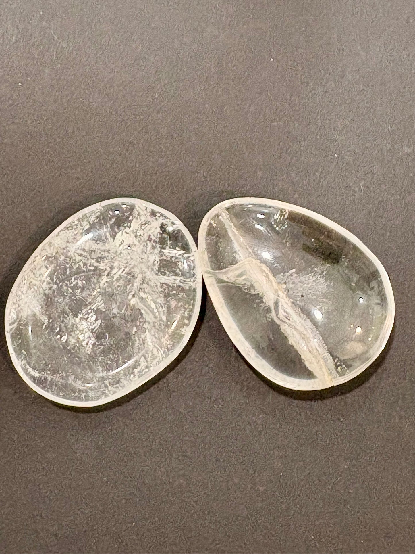 Rodado Plano de Cuarzo – Piedra Natural para Energía, Claridad y Armonía Interior