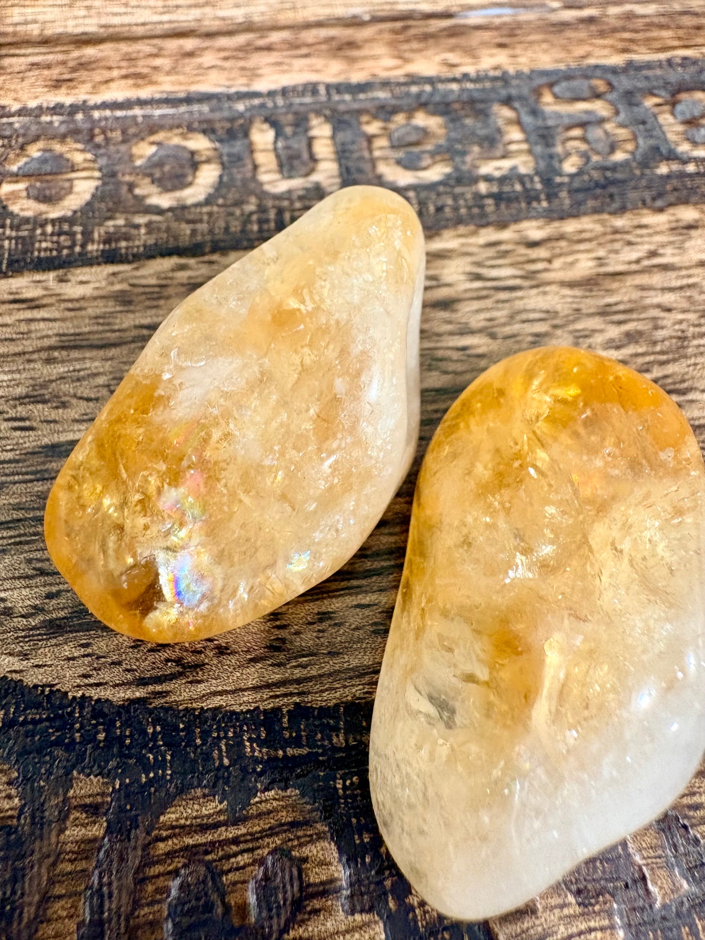 Citrino – Piedra Natural para Abundancia, Energía Positiva y Creatividad