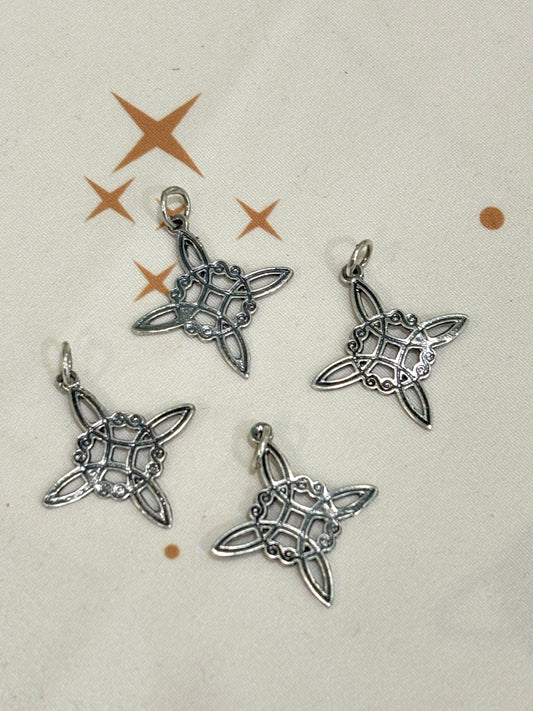 🧙‍♀️ Colgante Nudo de Bruja en Plata de Ley 925 – Amuleto Protector de Geometría Sagrada