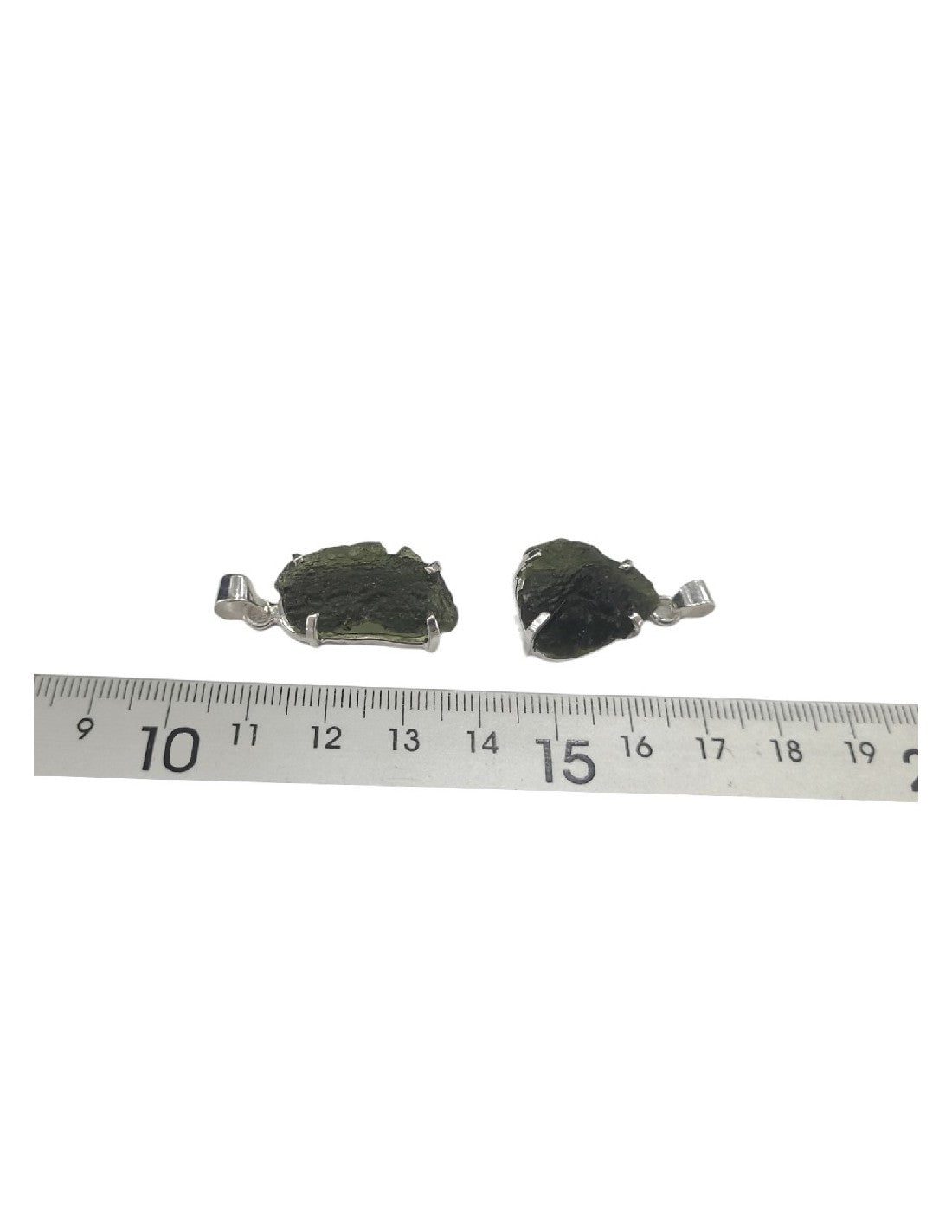 Colgante garra moldavita plata de ley (2'5 - 3 cm)