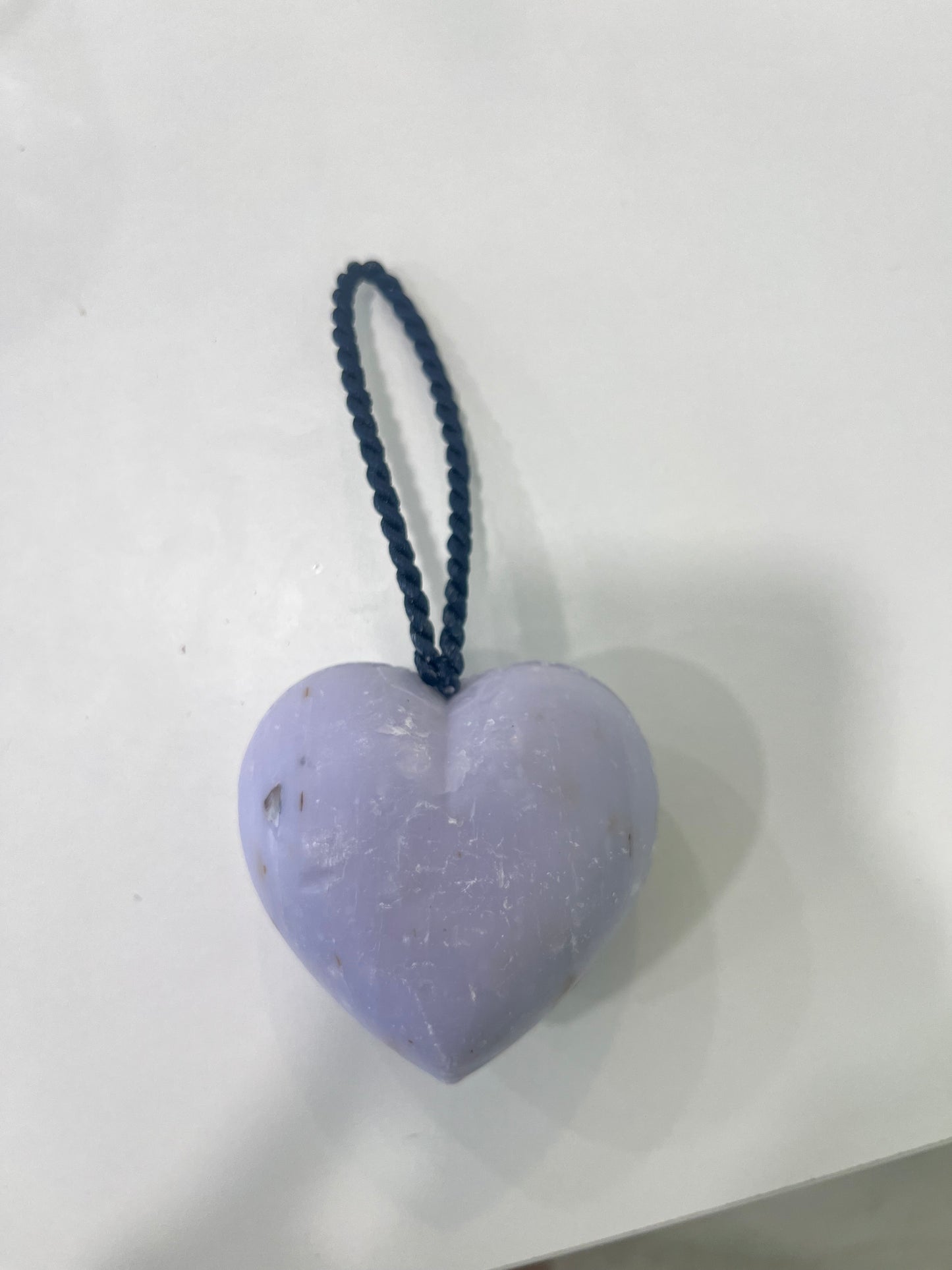 Jabón Artesanal Bio de Lavanda en Forma de Corazón – Relajación y Belleza Natural