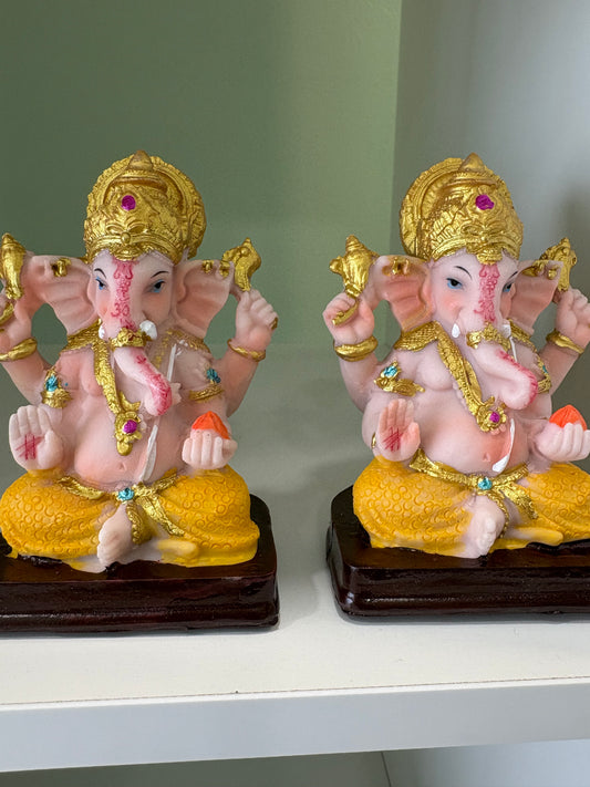 Estatua de resina Ganesh Beige / Dorado