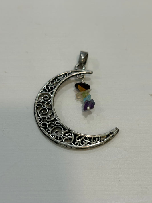 Colgante Luna con Chakras en Baño de Plata: Armonía y Estilo Espiritual