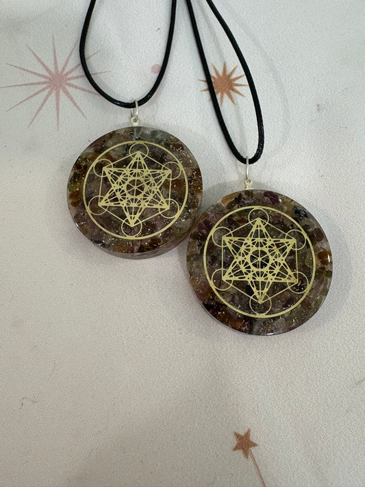 🔮Colgante Orgonita con Turmalina Sandía de 4 cm – Símbolo de Metatrón | Armonía, Protección y Geometría Sagrada